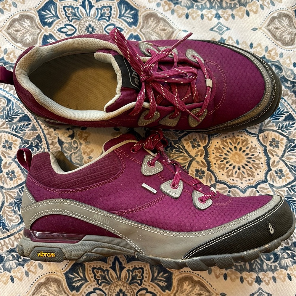 Ahnu waterproof women’s hiking sneakers - Vibram soles - purple grey - size 9